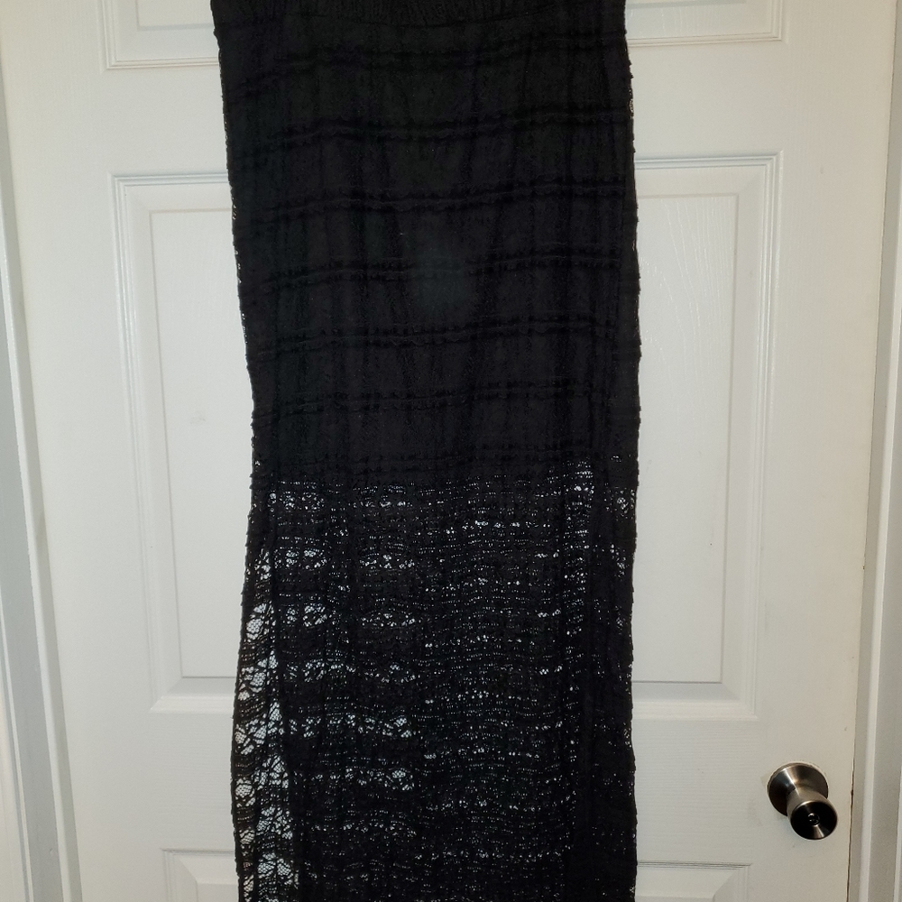 Skirt with a longer lace overlay. Sz XL 15/17